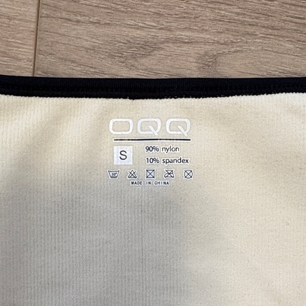 Cream Long-Sleeve Baby Bodysuit with Black Trim - Picture 2 of 2